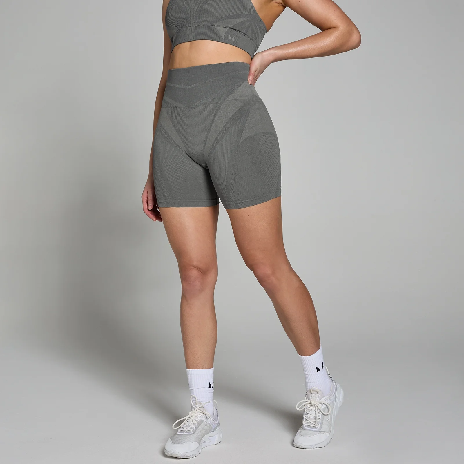Naisten saumaton geometriset MP Tempo Ultra -bootyshortsit – hiili - XS Image 1