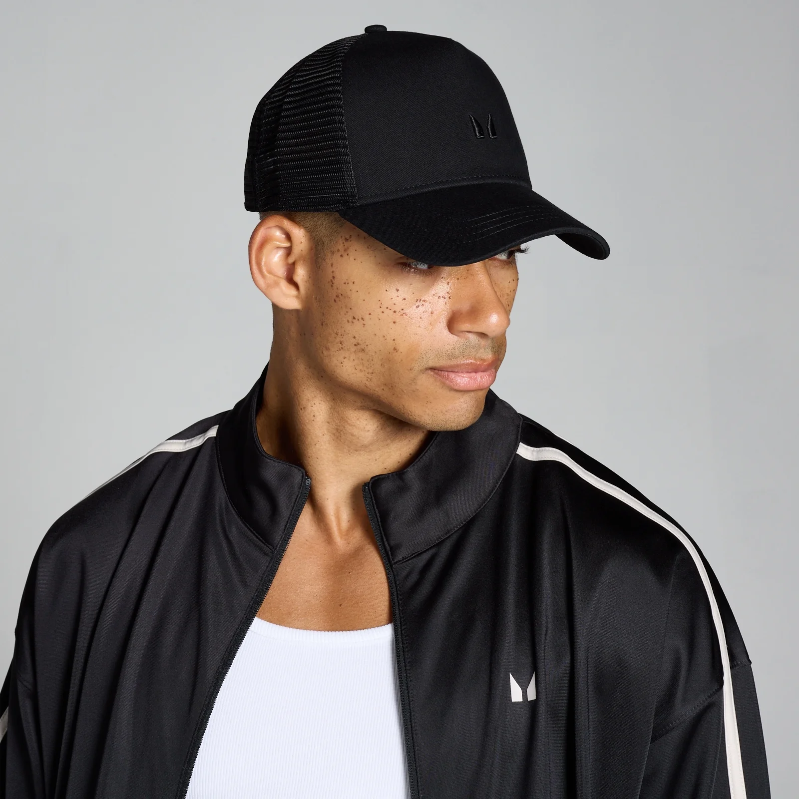 MP Trucker -lippis – Musta Image 1